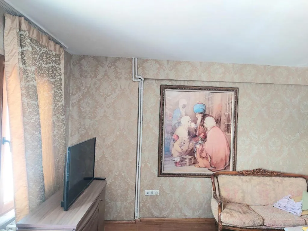 Image of Ezgi apart