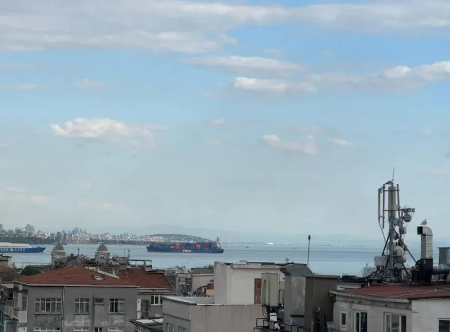 Image 6 of FATİH MERKEZİ LOKASYON GÜZEL TERAS MANZARALI DAİRe