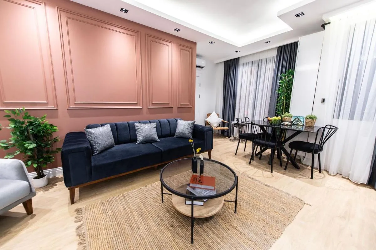 Image 1 of Fatih’de otel olanağı sunan Eşyalı Daire
