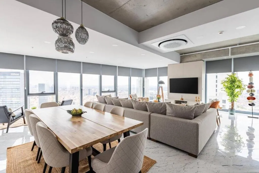 Image of Gorgeous 4bd2bath Bright Airy Penthouse! #355