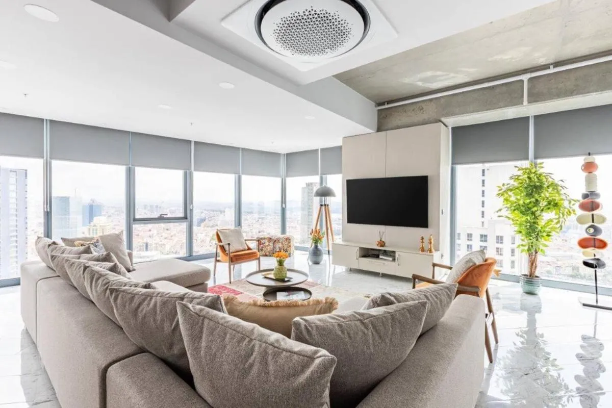 Image 1 of Gorgeous 4bd2bath Bright Airy Penthouse! #355