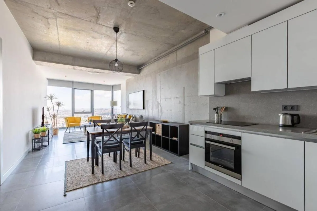 Image 5 of Gorgeous Bright Cool 1bd Residence Views! #359