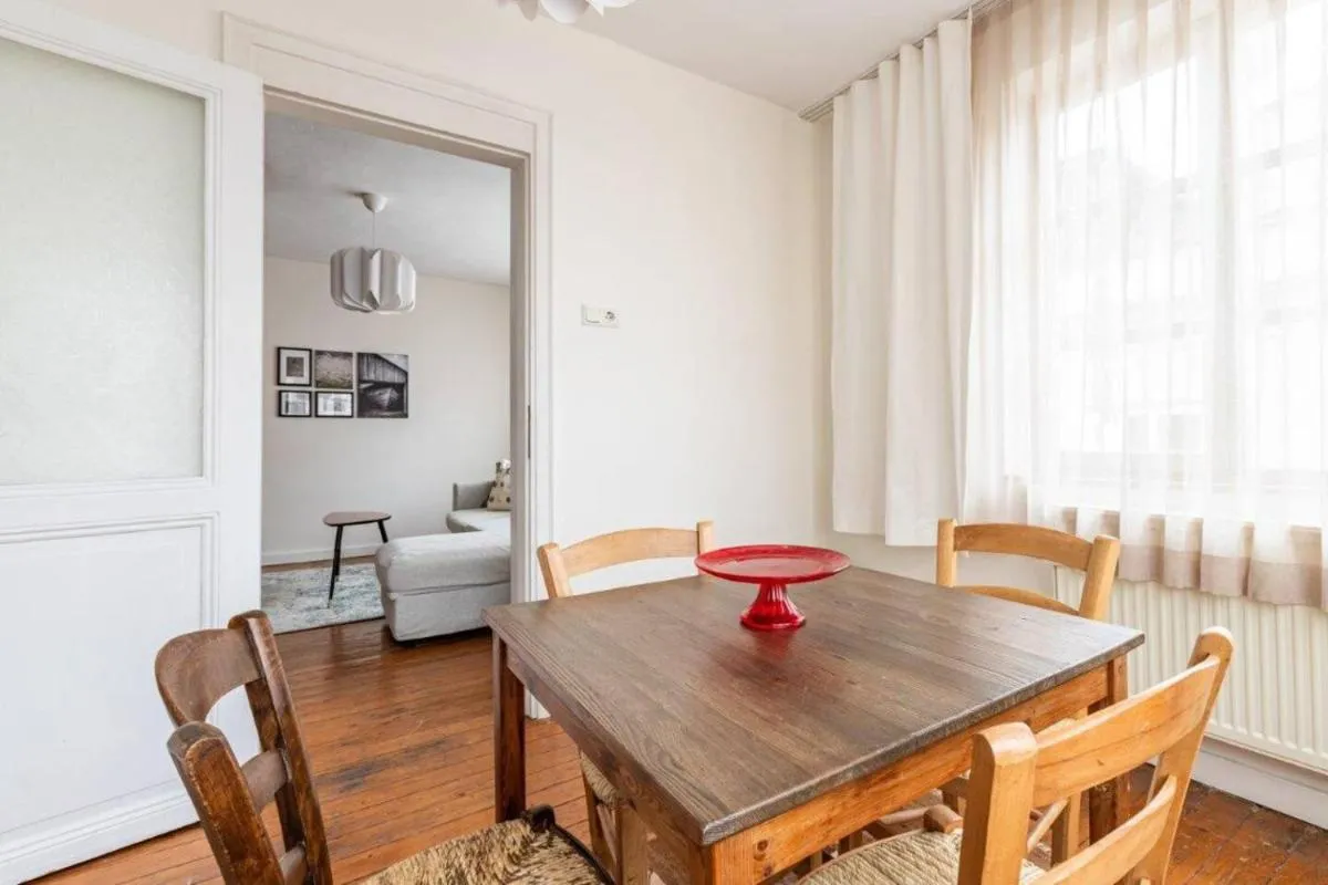 Image 6 of Gorgeous Cozy Central Bright 1bd Pad! #350