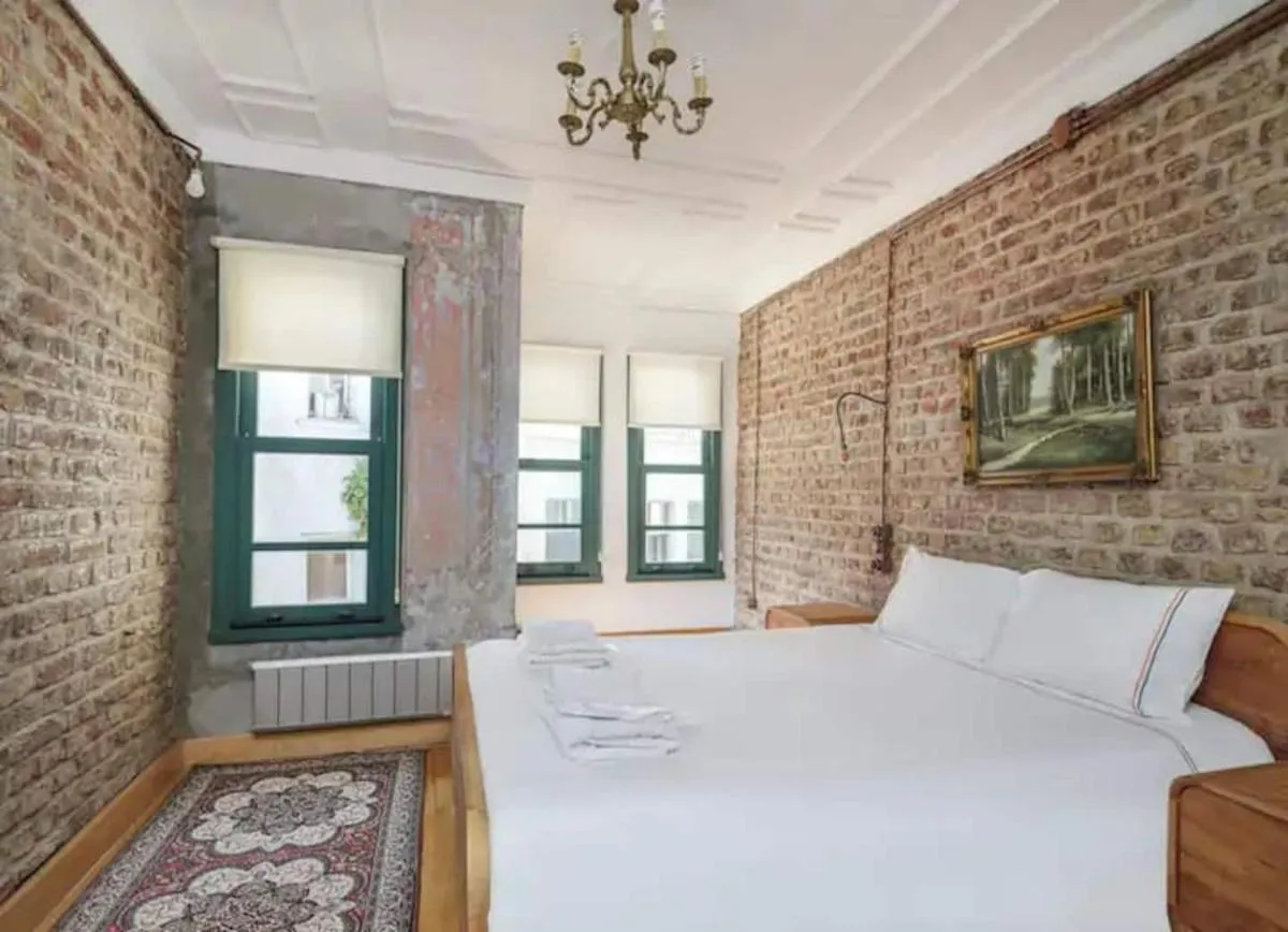 Image 4 of Gorgeous Rustic Balat 4bed2bath Home! #363