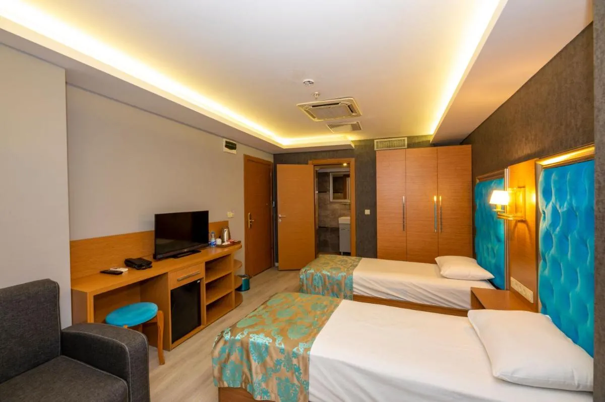 Image 4 of Grand Palace Hotel