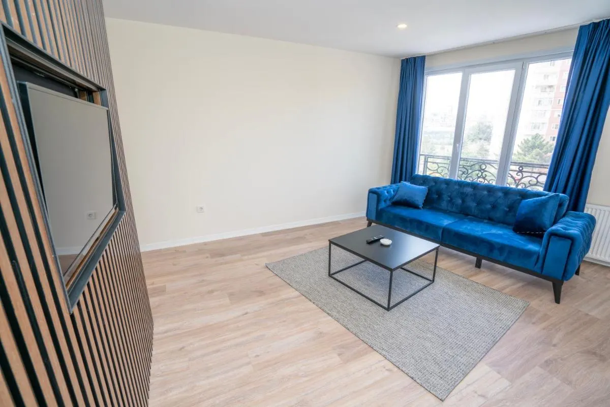 Image 4 of Guest Suites