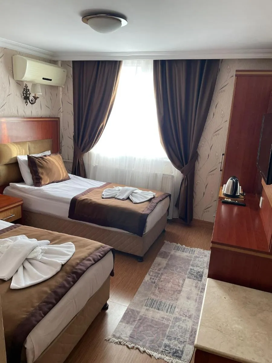 Image 3 of Hermanos Hotel