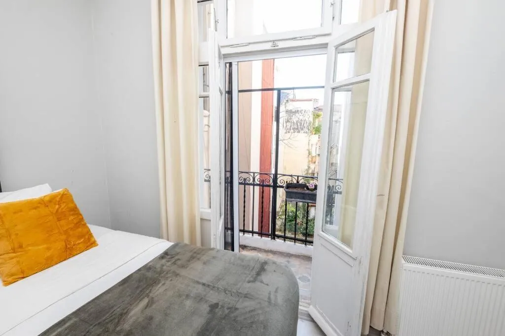 Image 5 of Historical 2-Bedroom Apartment