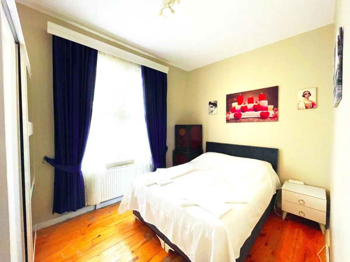 Image 3 of Hkn Home Large Four-Bedroom House in a Central Location2
