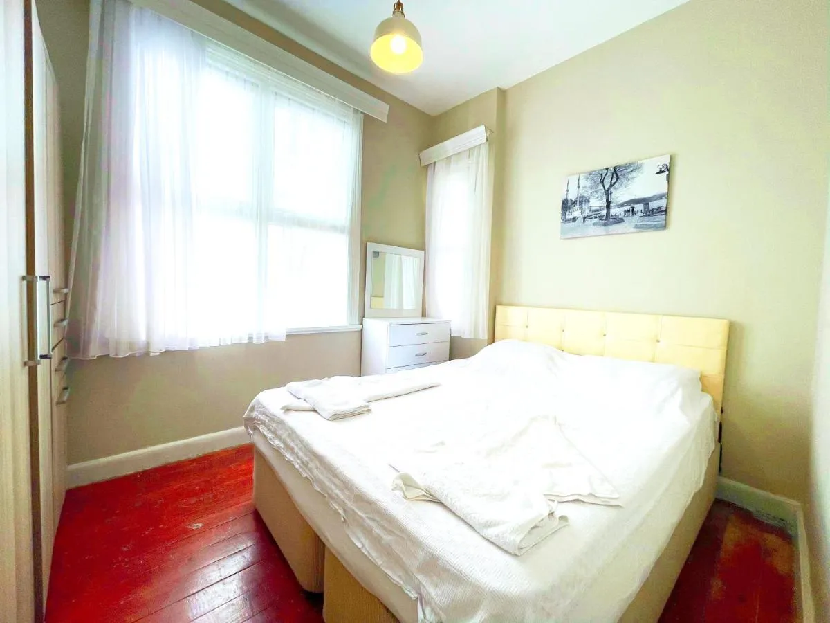 Image 5 of Hkn Home Large Four-Bedroom House in a Central Location2