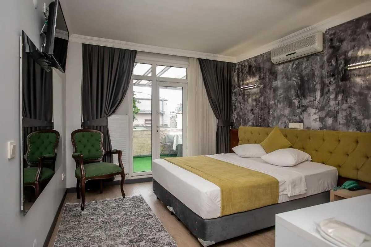 Image 2 of Hotel Pera Capitol