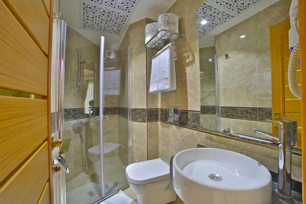 Image 3 of Hotel Resitpasa Istanbul