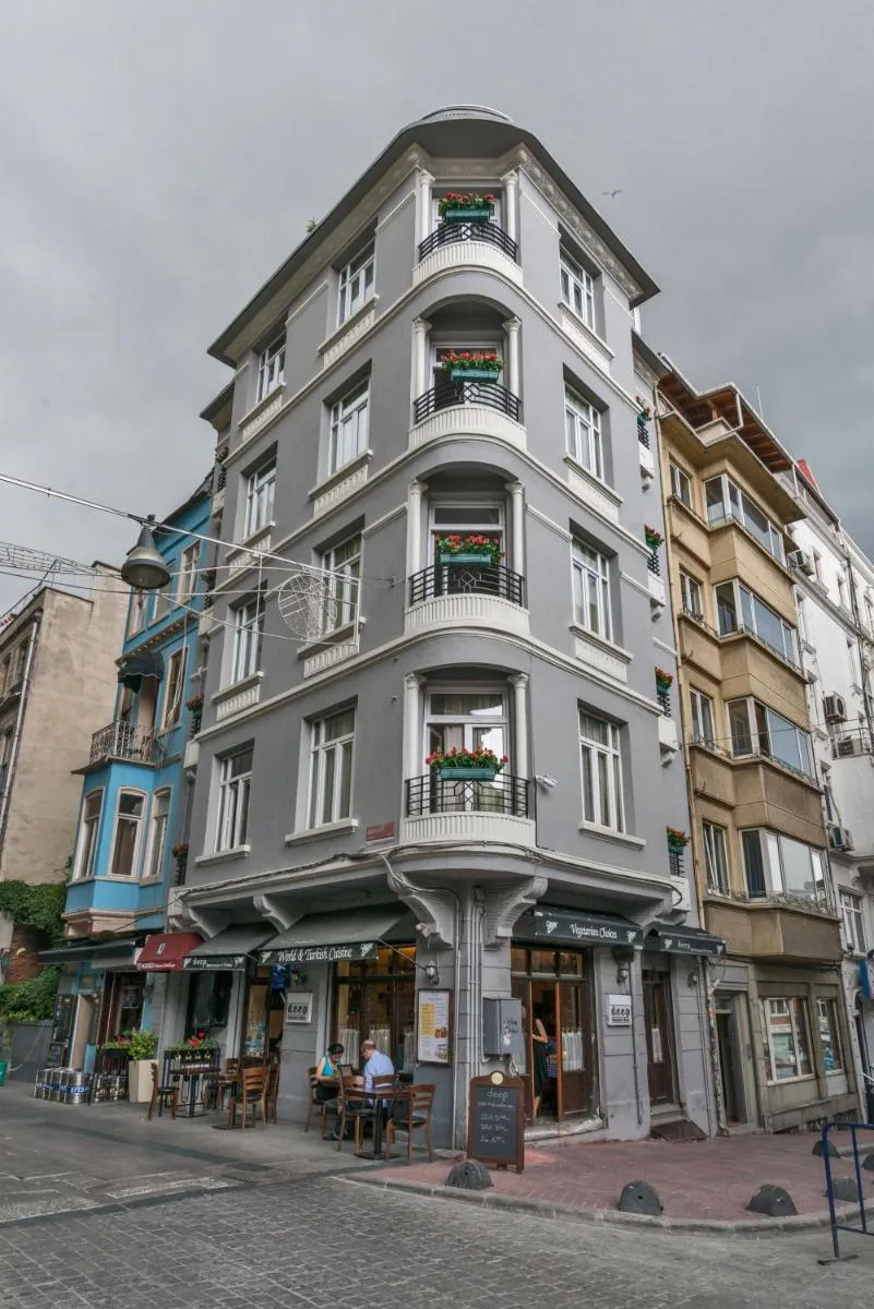 Image 3 of IQ Hotel