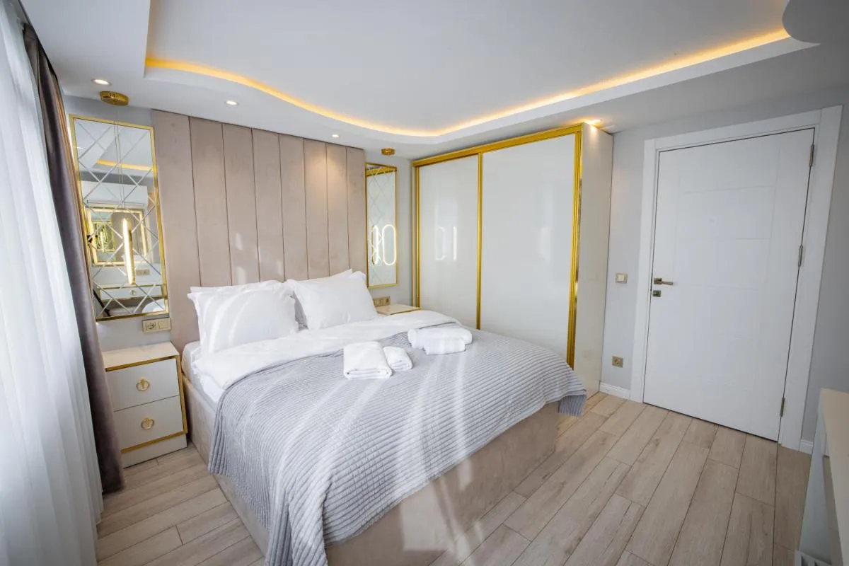 Image 2 of ISTANBUL SUITE