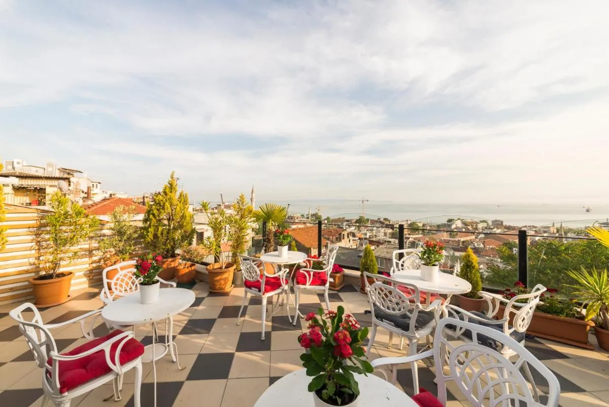 Image 1 of Istanbul Amedros Home