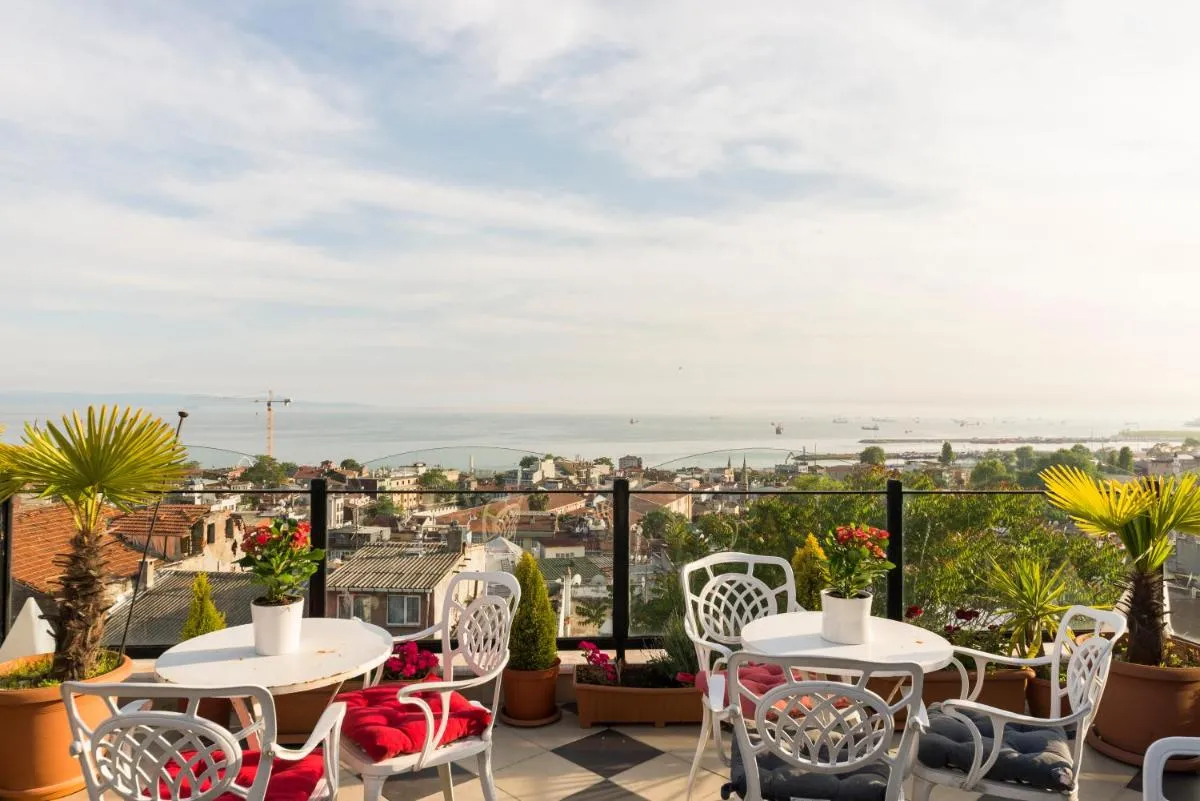 Image 3 of Istanbul Amedros Home