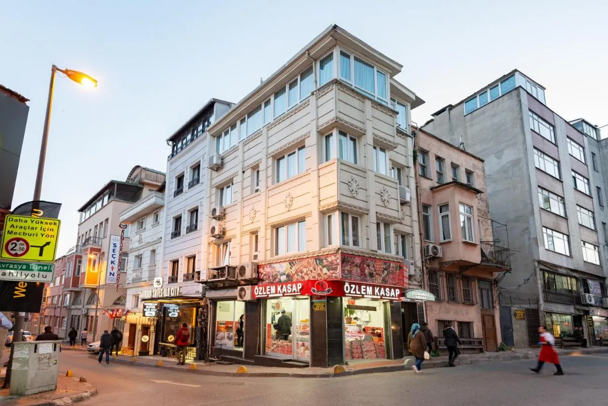 Image 2 of Istanbul House