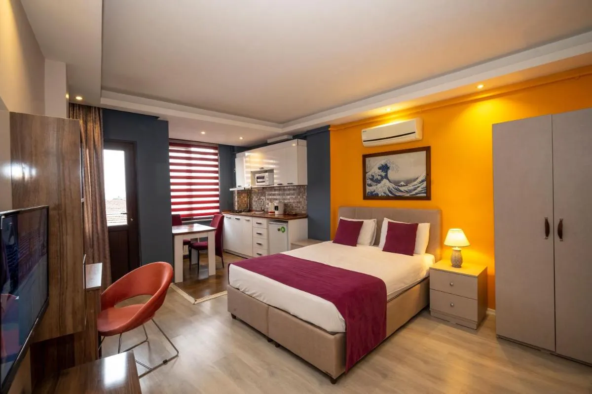 Image 1 of Istanbul Taksim MARİDA SUIT