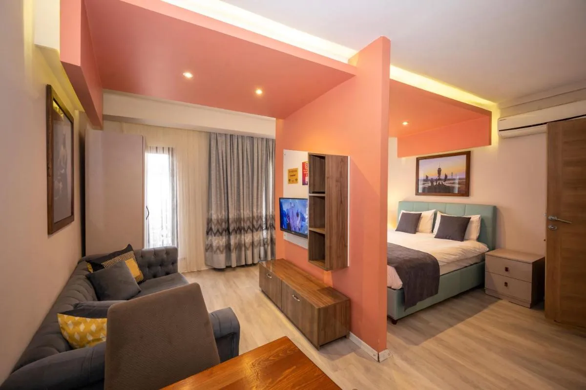 Image 2 of Istanbul Taksim MARİDA SUIT