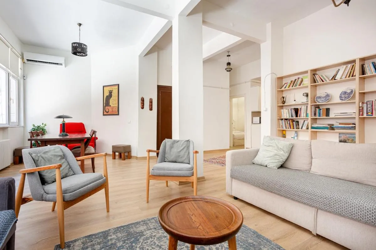 Image 3 of İstanbul’un Tarihi Bölgesi’nde Modern Konforlu Daire