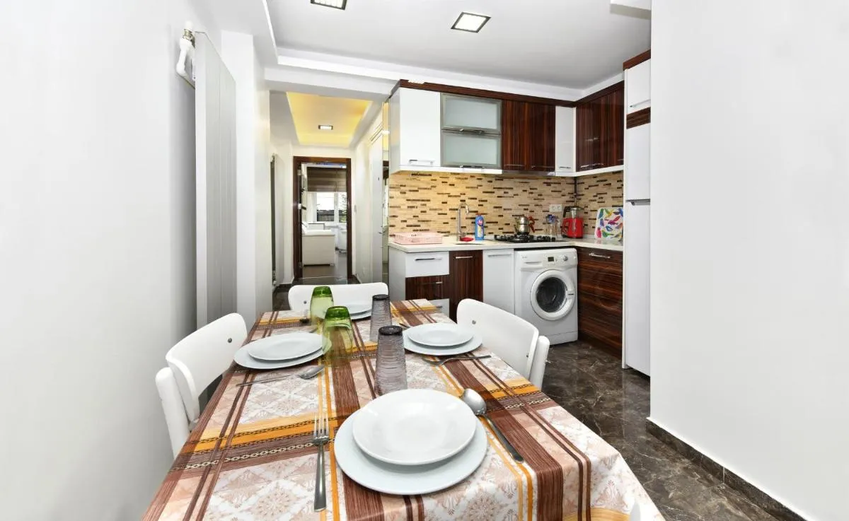 Image 6 of Kale Suite