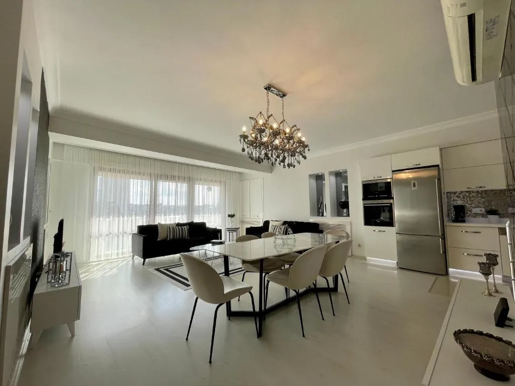 Image of Kaplan Luxury Family Flat – 3 Bedrooms with air conditioning & heating in the City