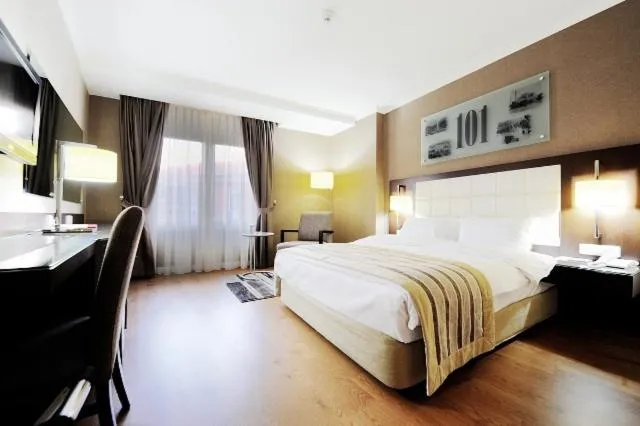 Image 2 of Kent Hotel