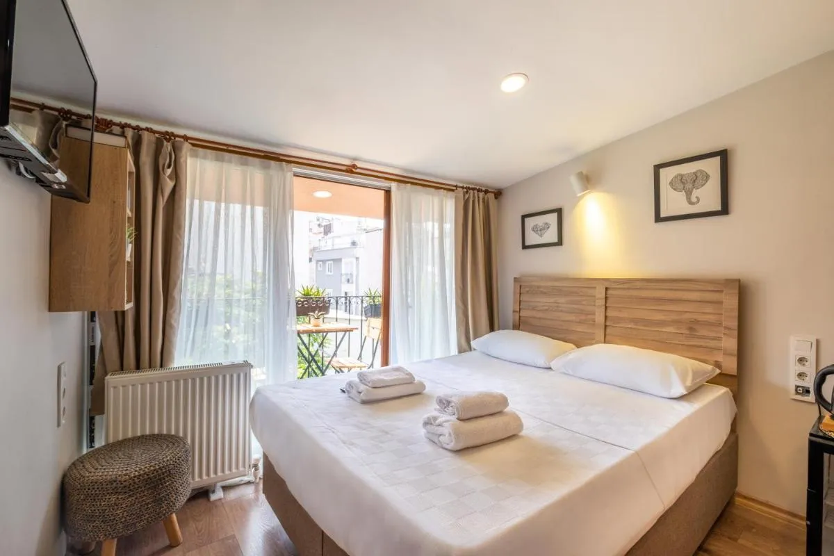 Image 2 of La Perla Suite