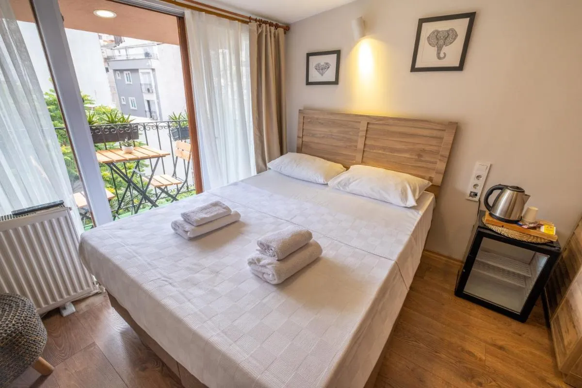 Image 3 of La Perla Suite