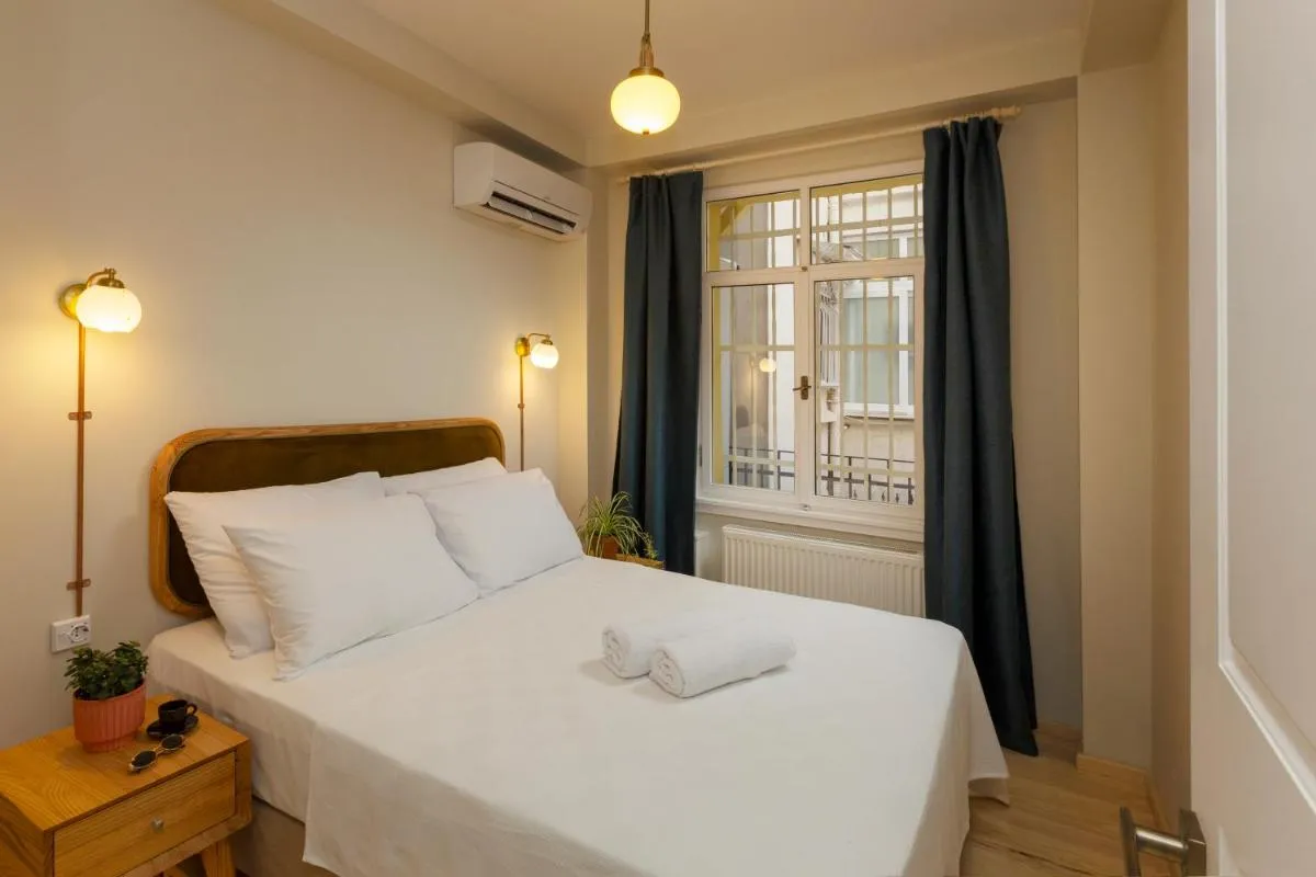 Image 3 of Lemon Apartments