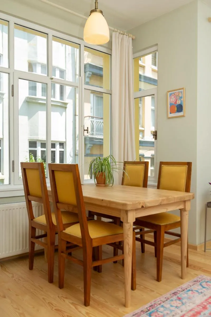 Image 6 of Lemon Apartments