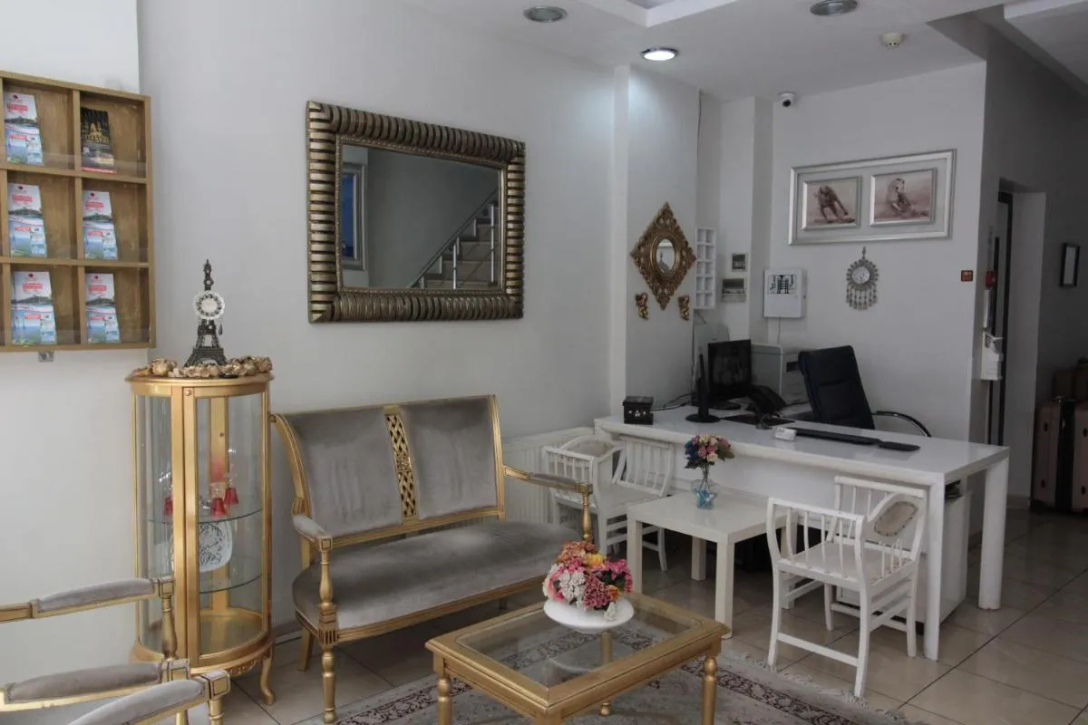 Image 2 of Lemon Residence