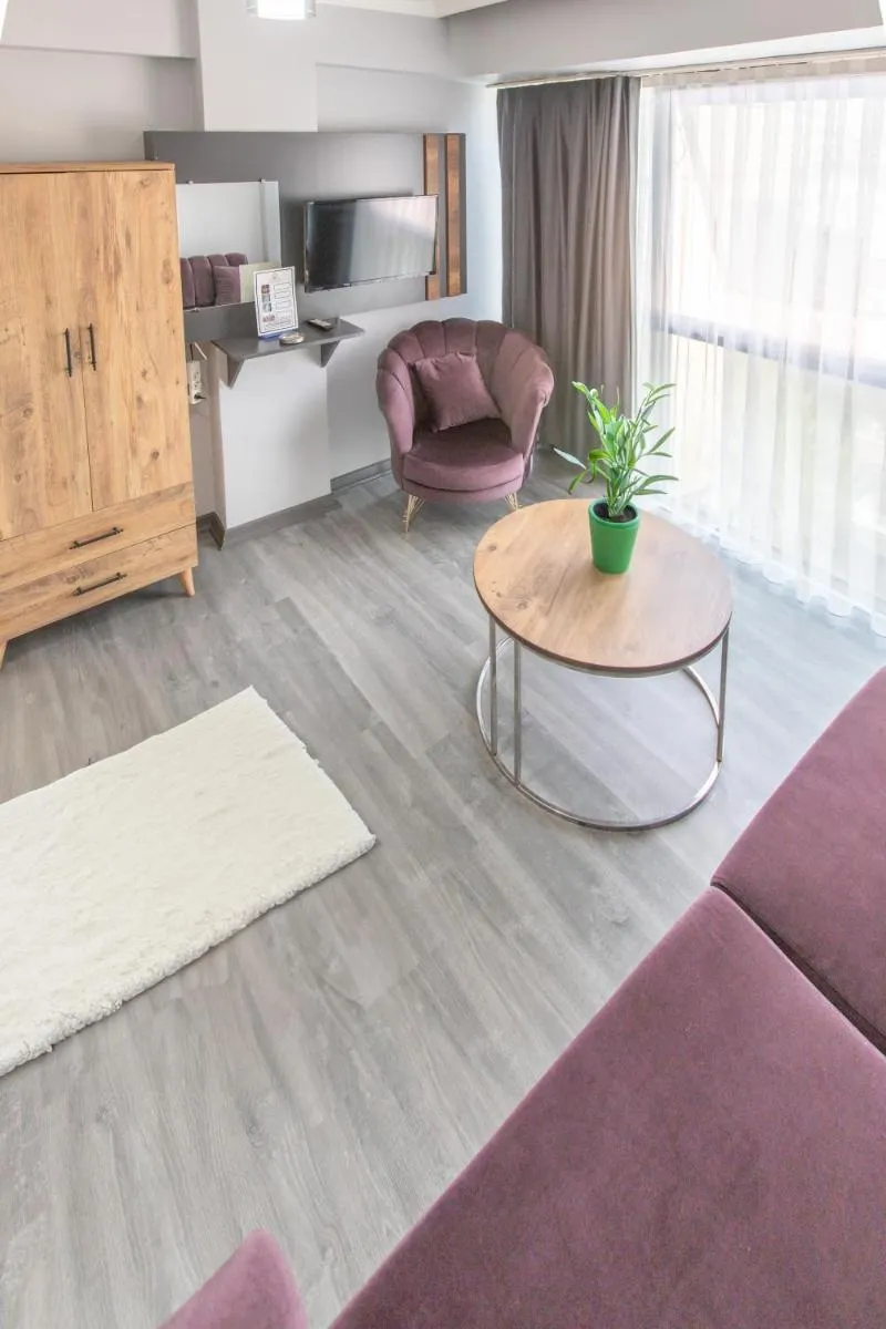 Image 5 of Liza Suit Hotel