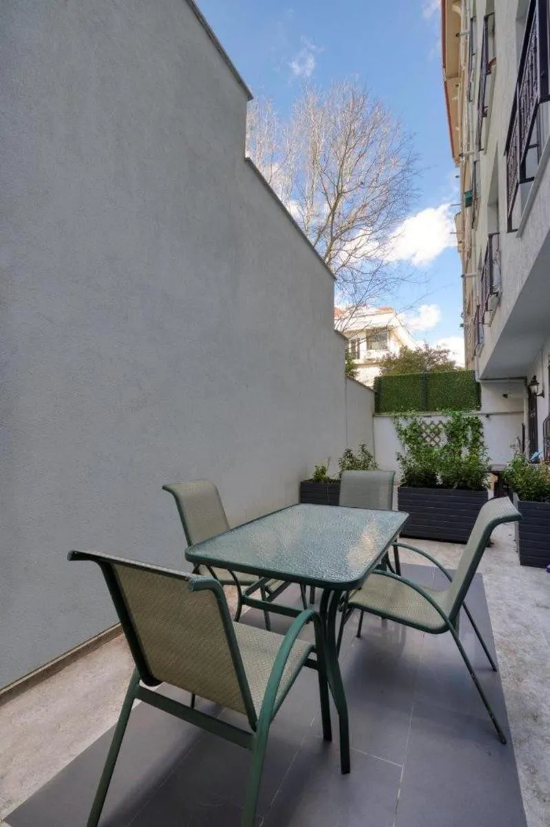 Image 3 of Lovely Central Cozy 3bd25bath Duplex Patio! #273