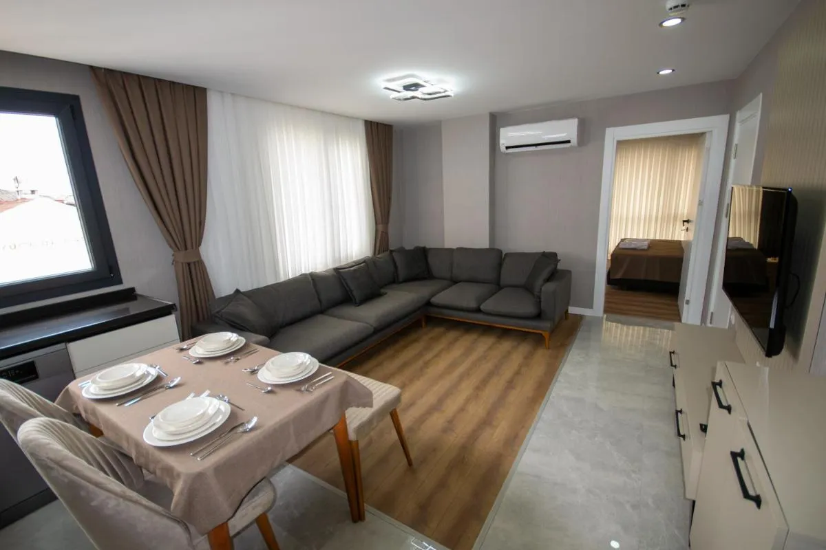 Image 3 of Luxury Life Suites