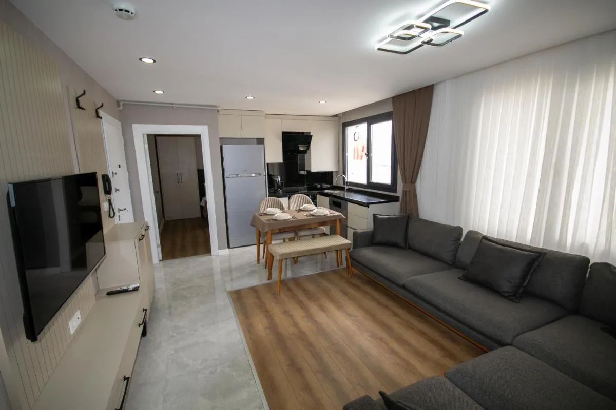 Image 4 of Luxury Life Suites