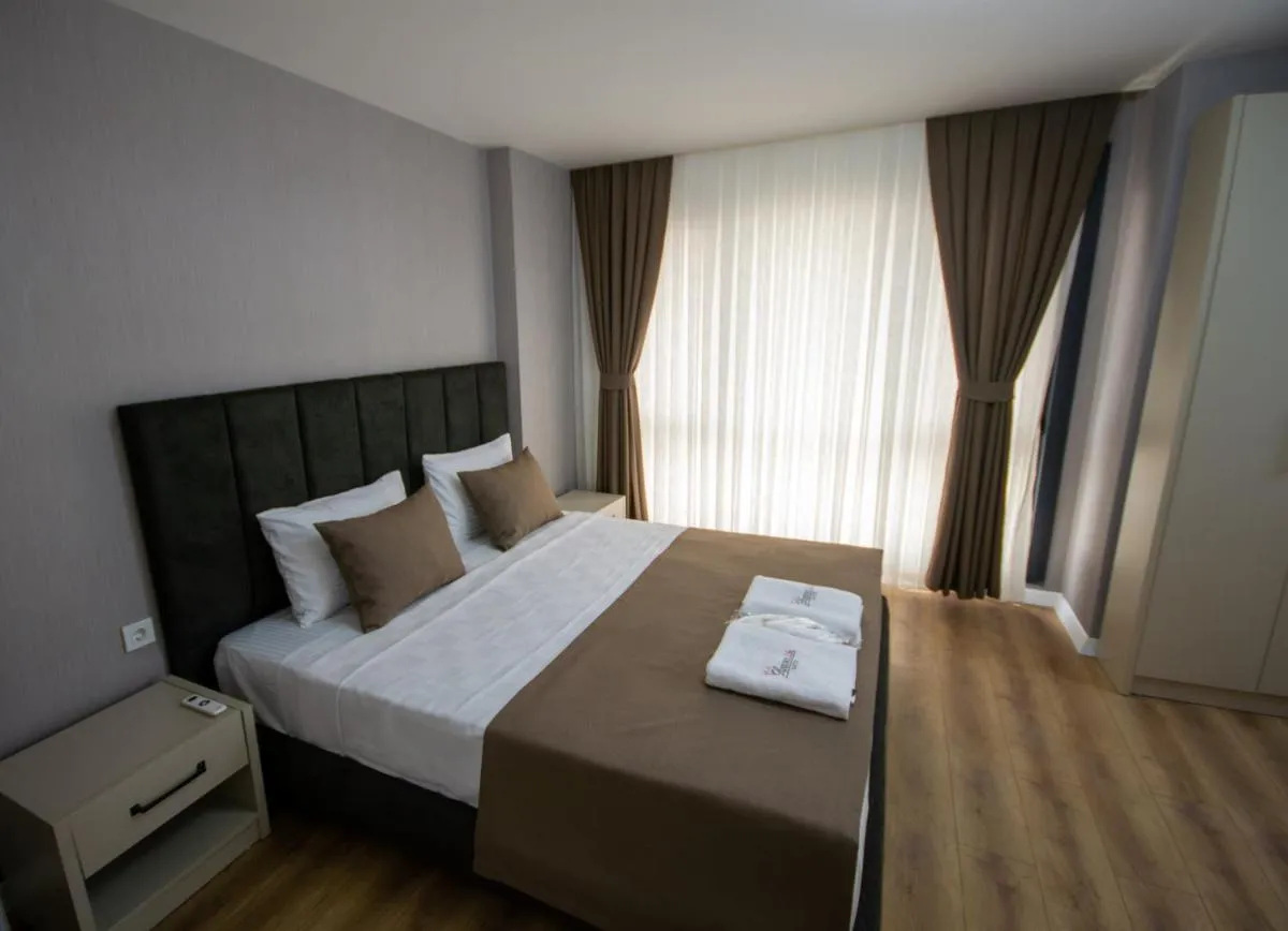Image 5 of Luxury Life Suites