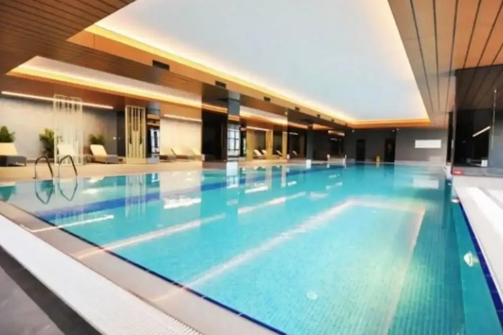Image 6 of Luxury suites with gym and pool floor40