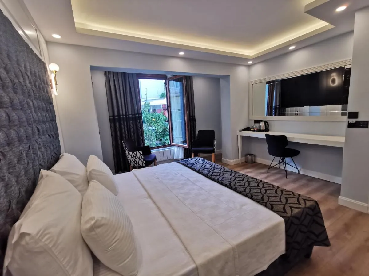 Image 3 of Luxx Garden Hotel