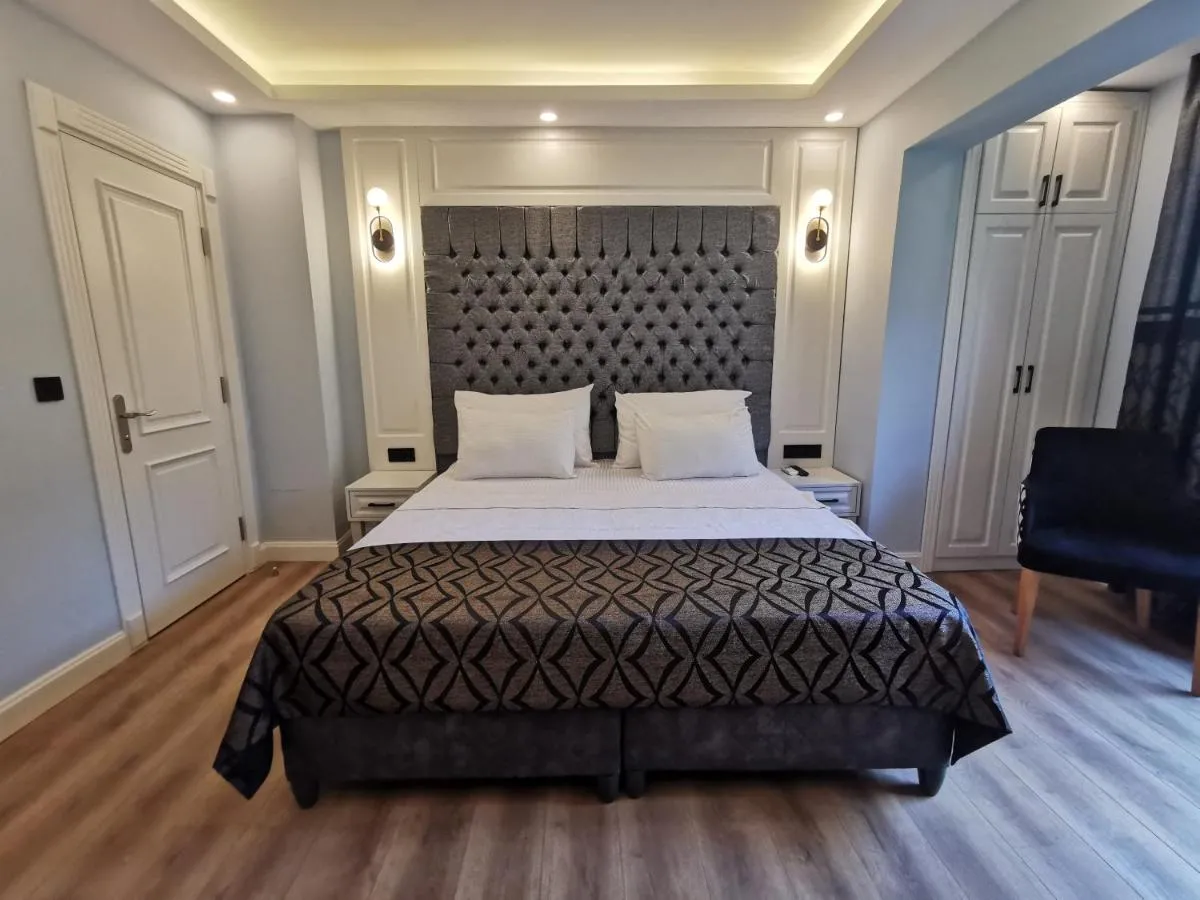 Image 2 of Luxx Garden Hotel