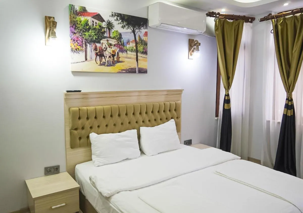 Image 2 of Mar Suite