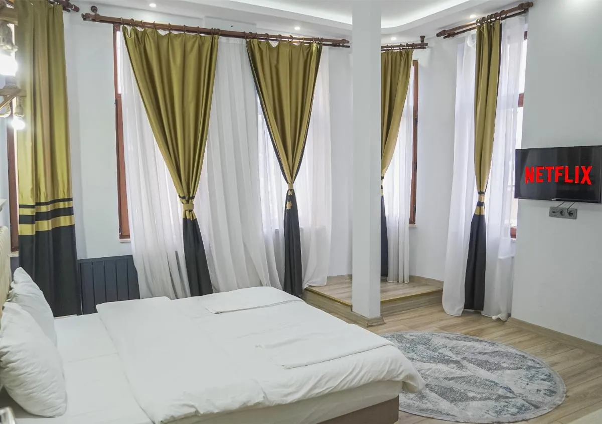 Image 3 of Mar Suite