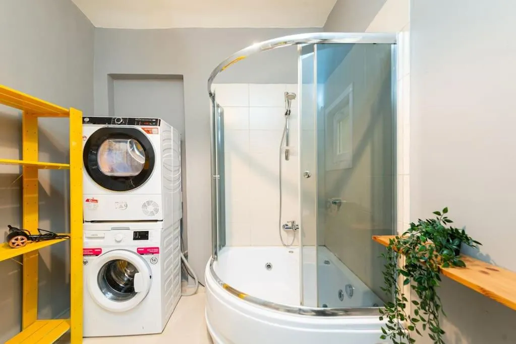 Image 2 of Marvelous Flat – 3 Bedrooms w 2 Terraces