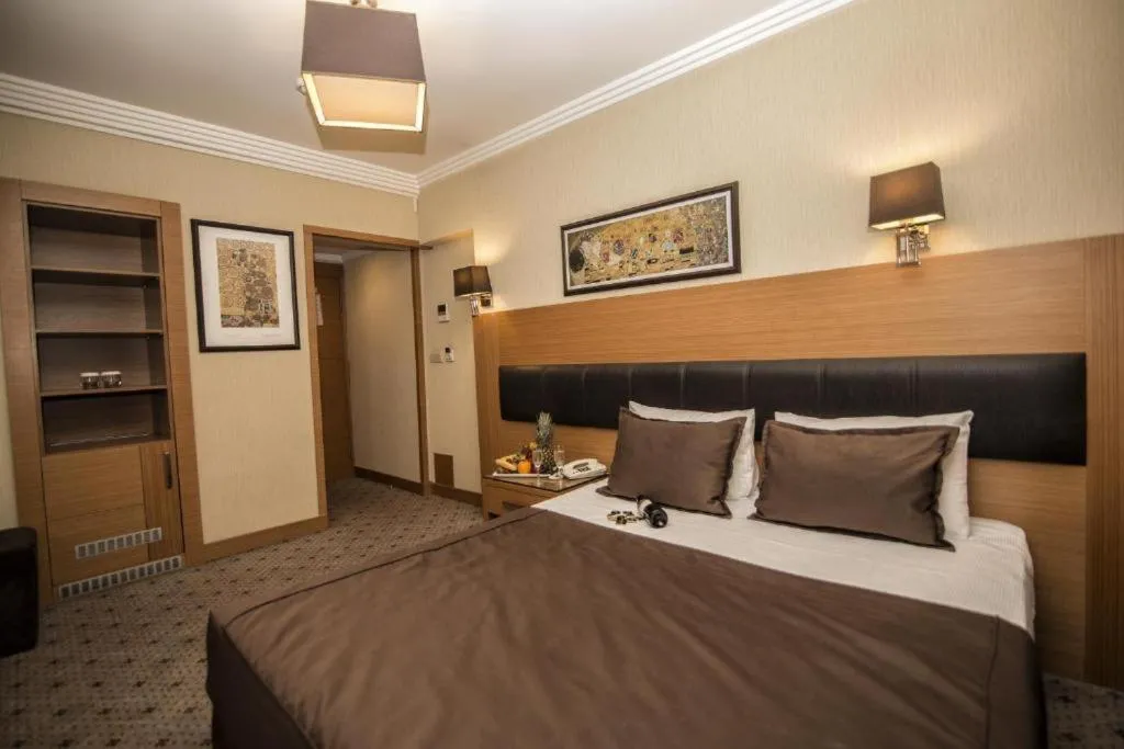 Image 1 of Mirilayon Hotel – Old Town