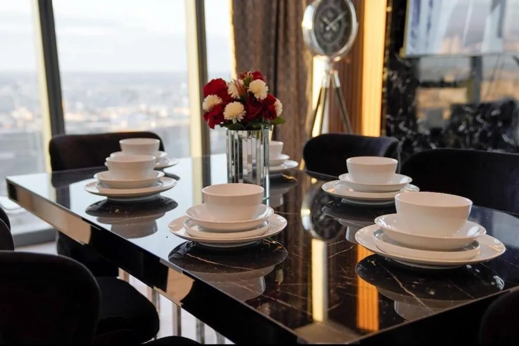 Image 4 of Most lavish apt 40 Floor skyviwe ist