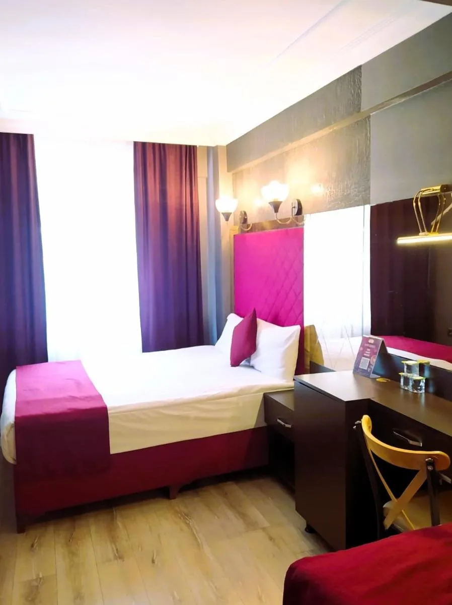 Image 4 of On Historical Peninsula K aya R oyal Hotel