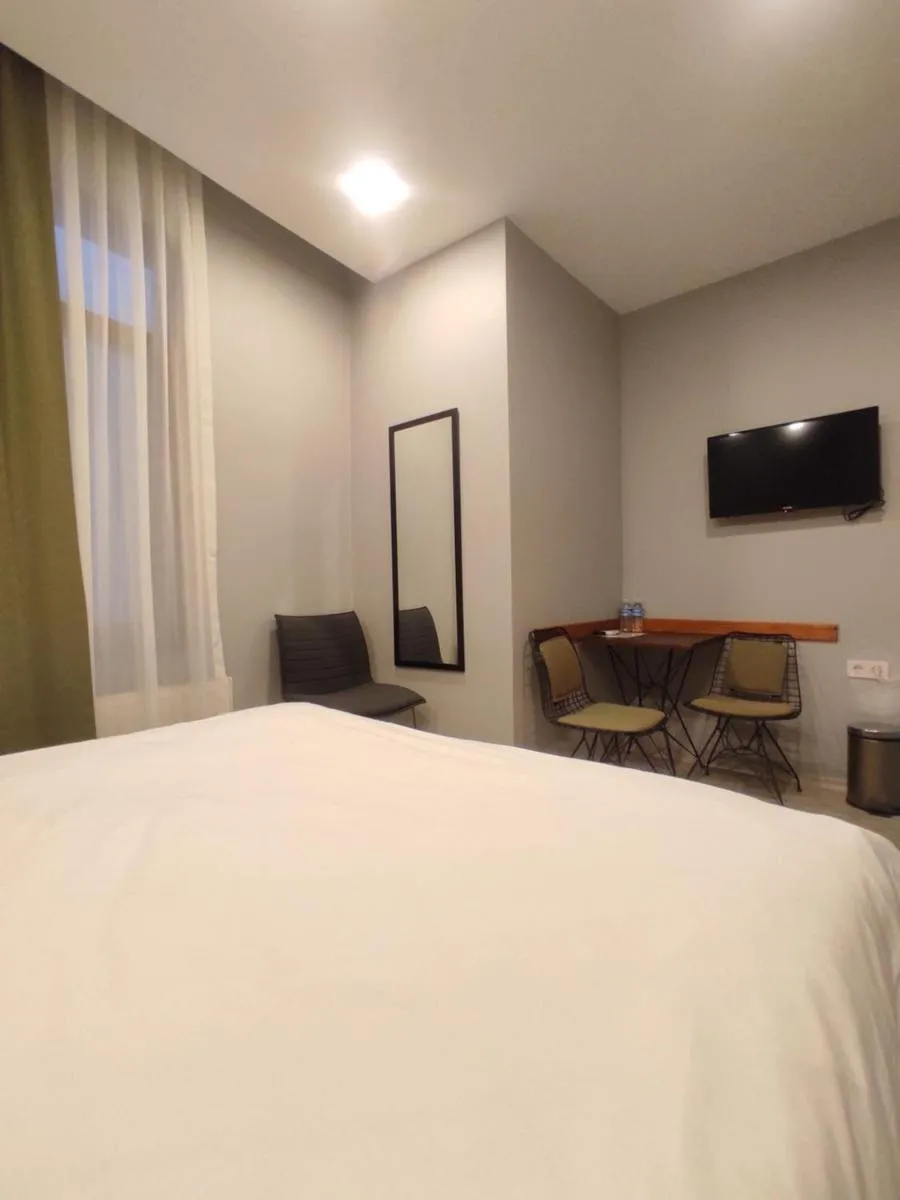 Image 2 of Ore Pera Suites