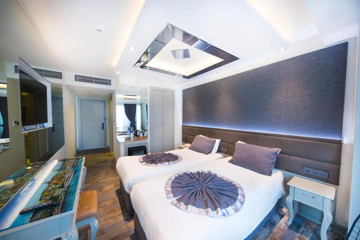 Image 3 of Parmada Hotel