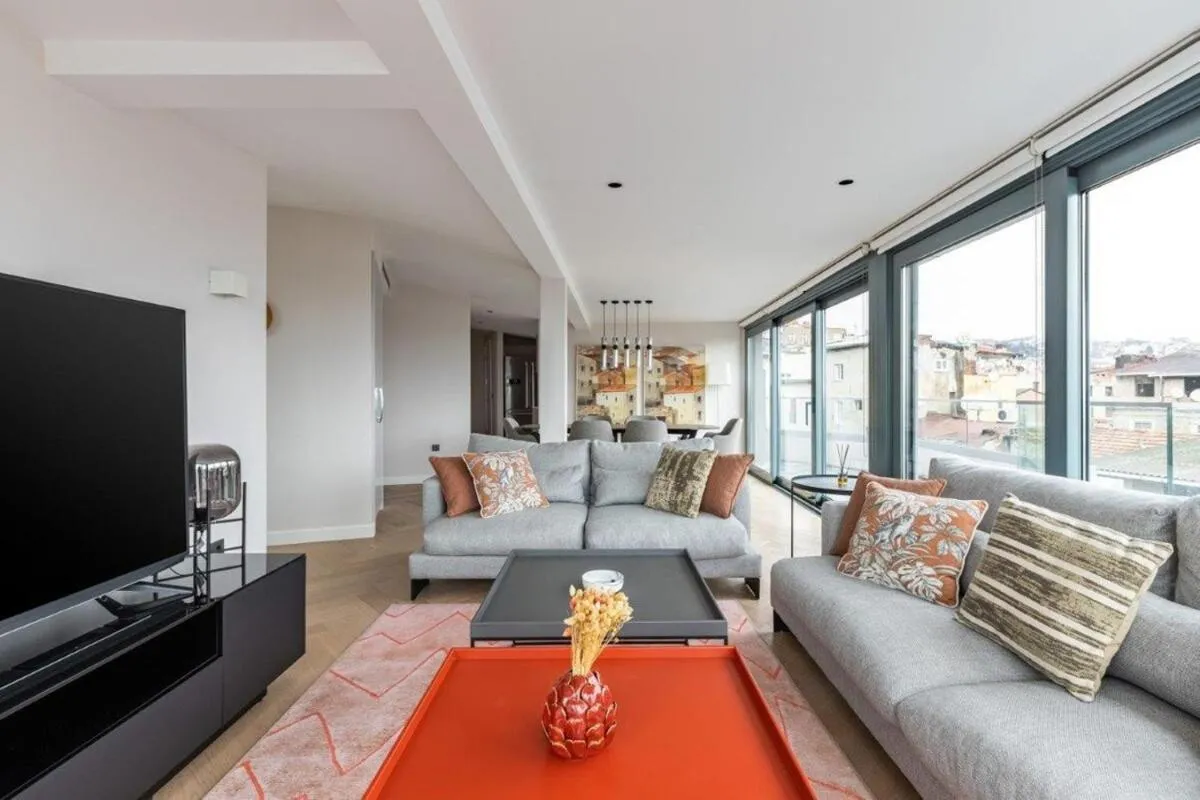 Image 2 of Penthouse Duplex 4br25bath Terrace Views! #258