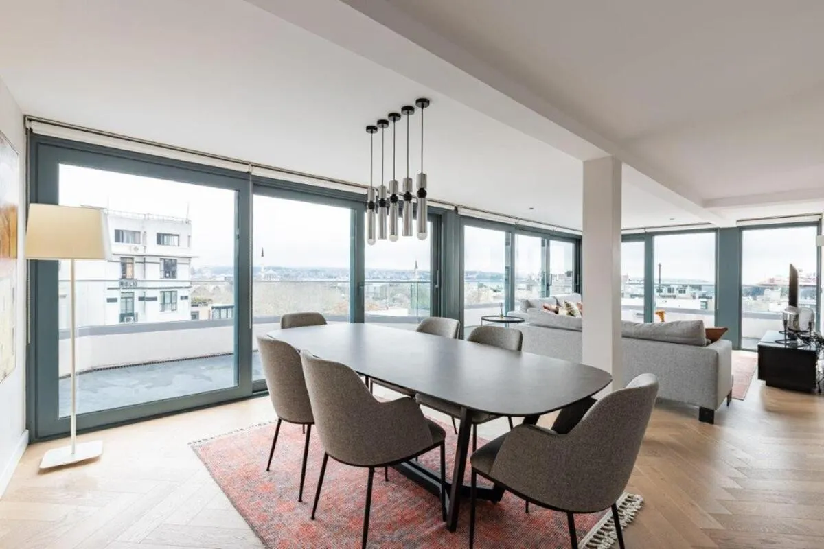 Image 6 of Penthouse Duplex 4br25bath Terrace Views! #258